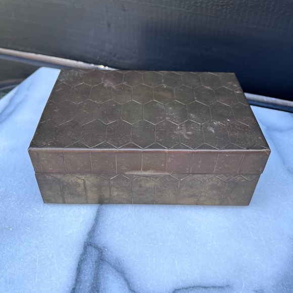 Hexagonal Honey Comb Patterned Brass Trinket Box Hollywood Regency Era
